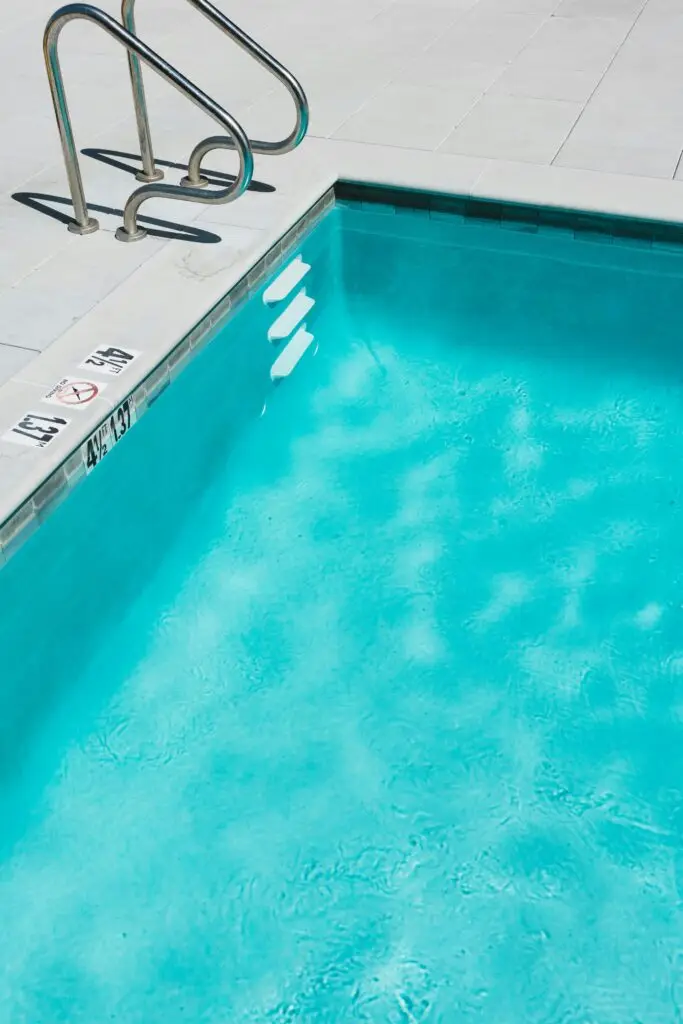 Clear pool water and steps at a Phoenix home